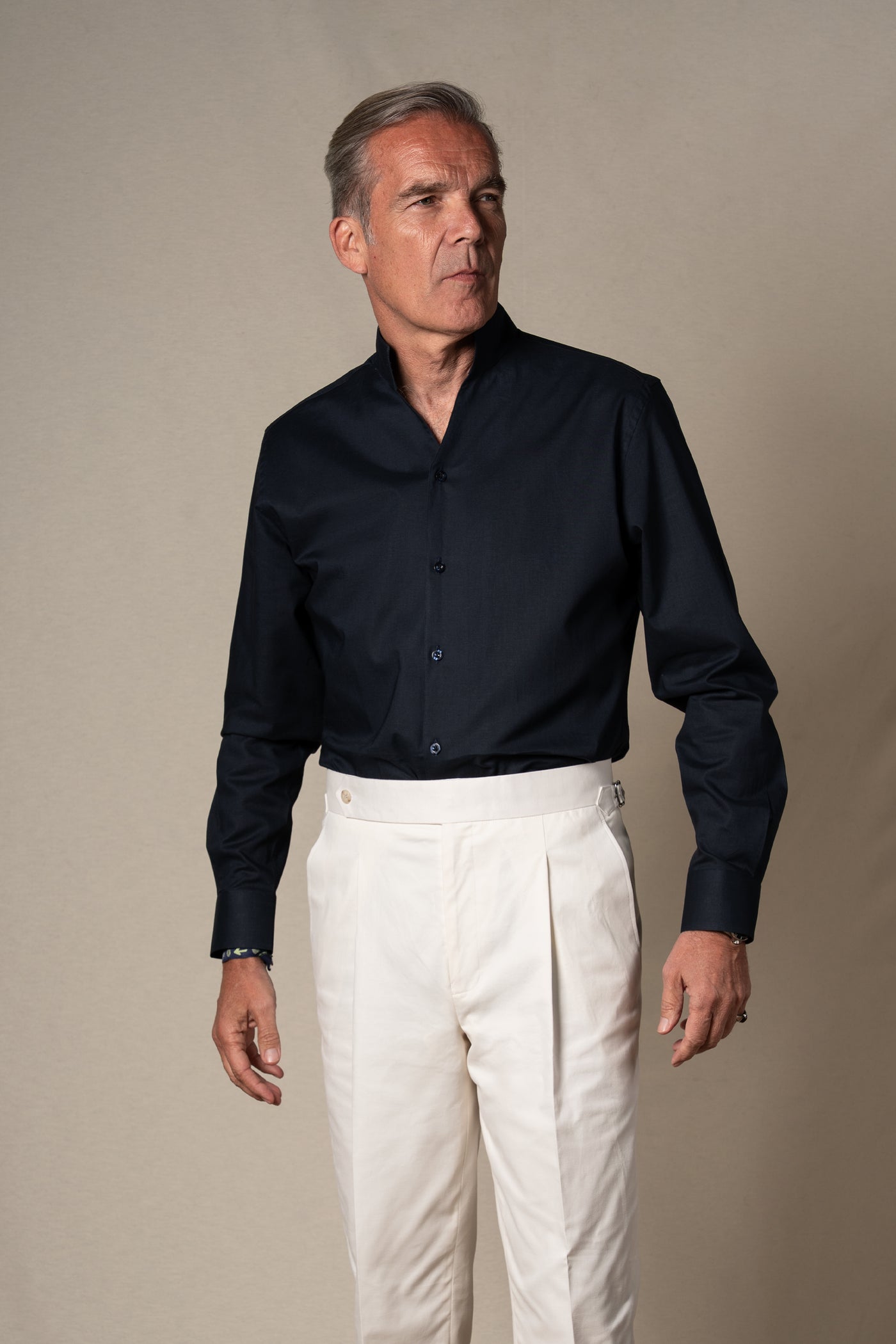 Dark Navy Plain Mao Linen Casual Shirt — sastreria a medida BUND, lookbook Costa Vice Spring Summer 26