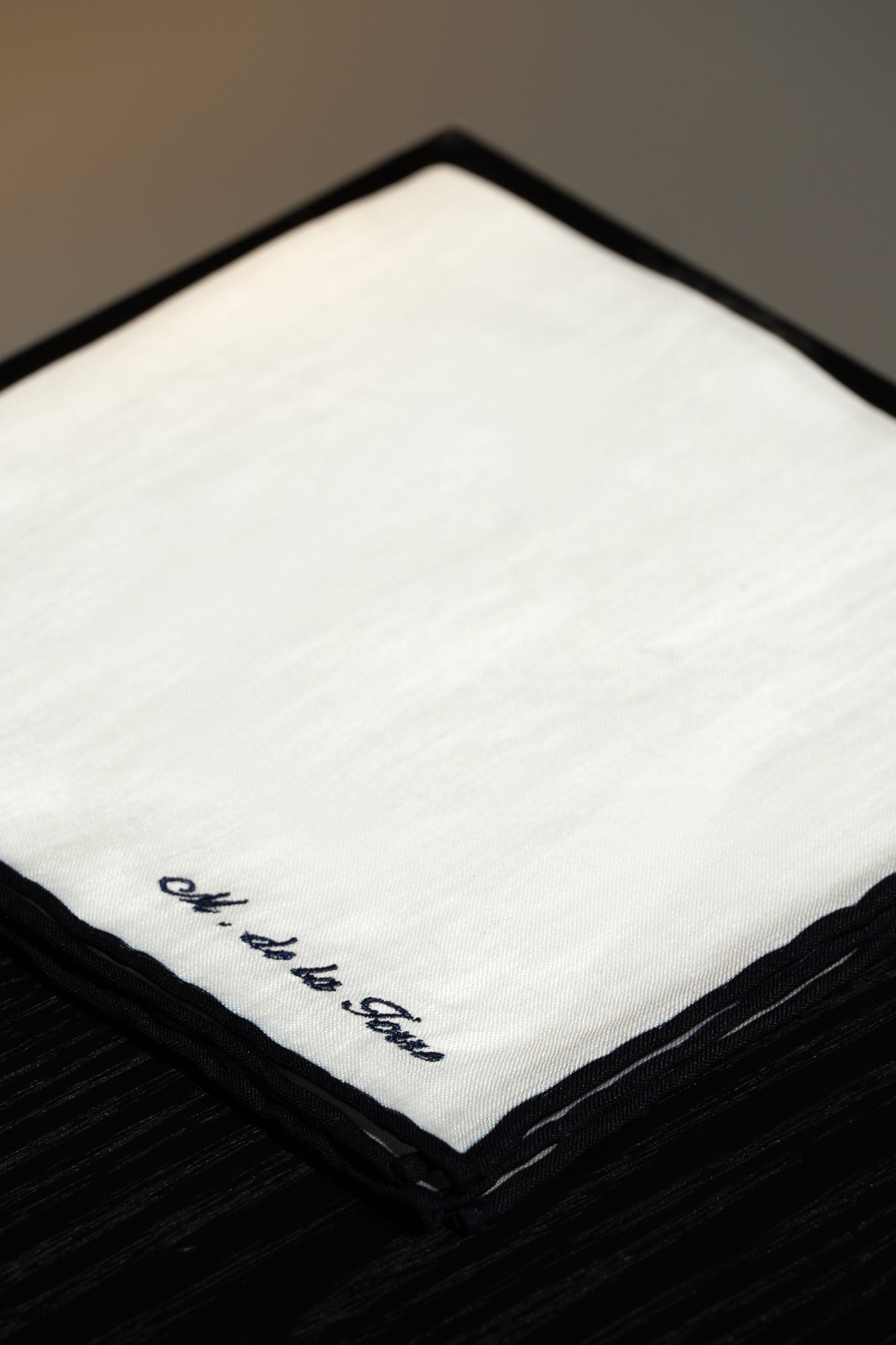 Pañuelo de bolsillo Personalizado Ribete Navy Lino de seda - BUND