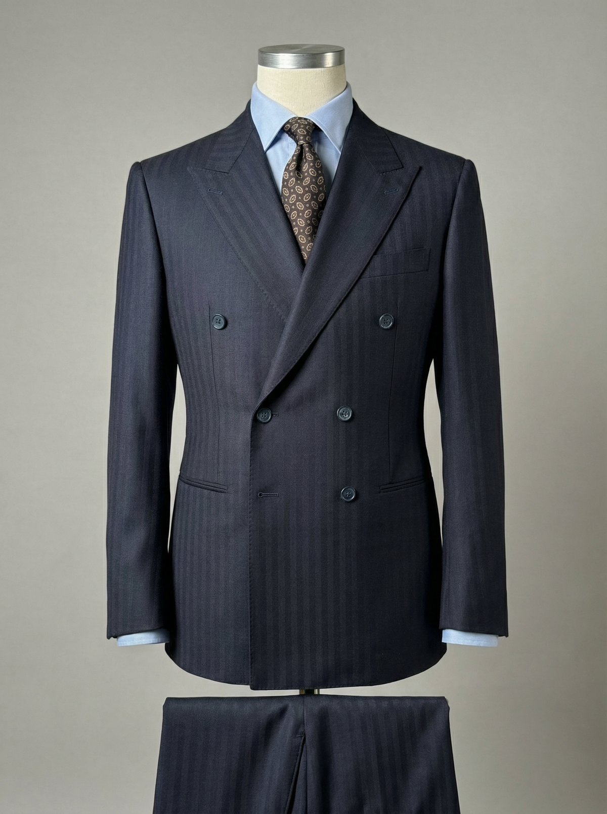 High-waisted 6-button suit